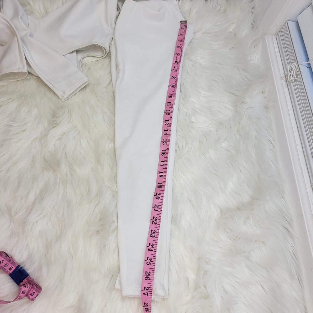 Capezio women M white unitard leotardone piece long sleeve scoop neck - Picture 3 of 4